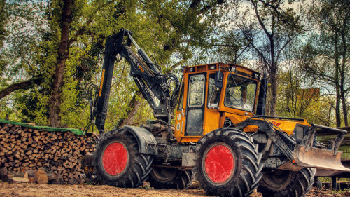 tractor-729712_pb_PhotoDreamWorldArt