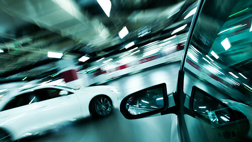 AutoInFahrt-57210889-FO-xy