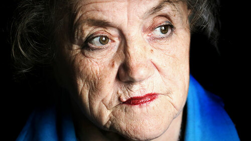 SeniorinZweifelnd-74258362-FO-pavelkubarkov