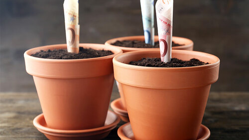 GeldIn3Toepfen-87814896-FO-Africa-Studio