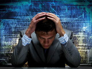 MannLeiterbahnenVerzweifelt-73639251-FO-Sergey-Nivens