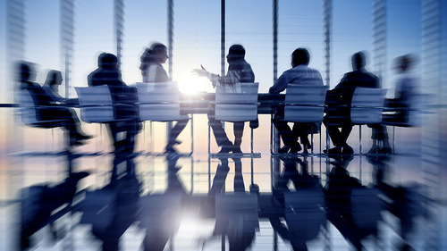 Meeting-blau-91393360-FO-Rawpixel-com
