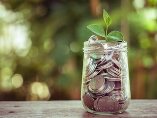 geld-im-glas-87956837-FO-tuk69tuk