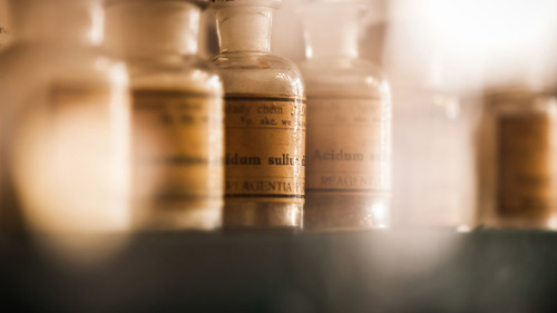 apotheke-medizin-90909358-FO-Olexandr