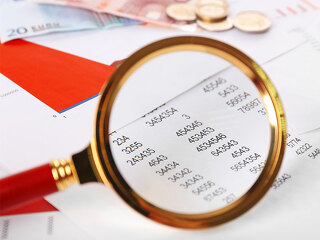 LupeFinanzUnterlagen-96580761-FO-Africa-Studio