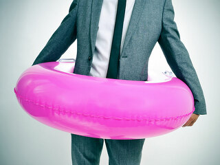 BusinessManRettungsring-85579770-FO-nito