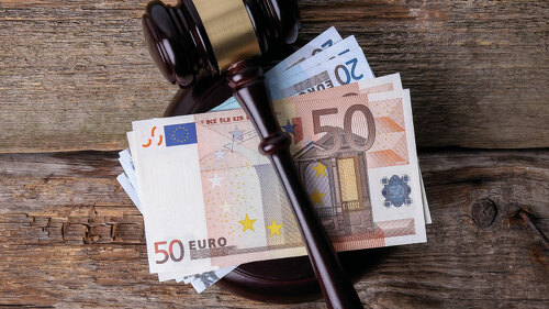 HammerGeldScheine-78318027-FO-Yeko-Photo-Studio