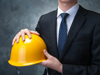 BusinessManSchutzhelm-94710426-FO-beeboys