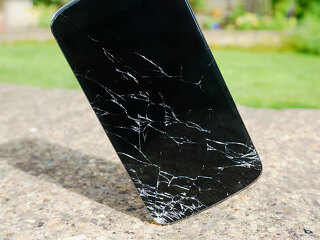 SmartphoneDisplayBruch-87593727-FO-arobinson343