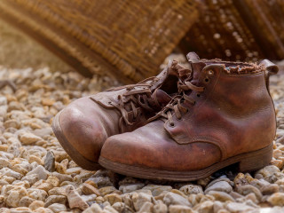 AlteSchuhe-83084255_FO-goldpix