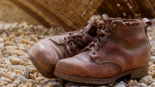 AlteSchuhe-83084255_FO-goldpix