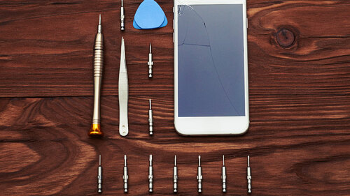 SmartphoneKaputtReparatur-91876464-FO-ArtFamily
