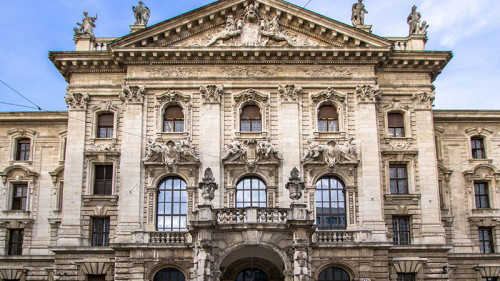 justizpalast-muenchen-75670013-robertdering