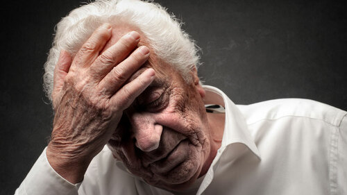 alter-mann-traurig-51864497-FO-olly