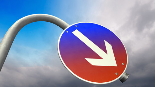 roter-pfeil-nach-unten-59364655-FO-bluedesign