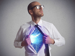 mann-mit-digitaler-brust-78469930-FO-alphaspirit