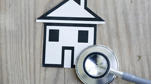 Haus-Stethoskop-83297468-FO-aytuncoylum