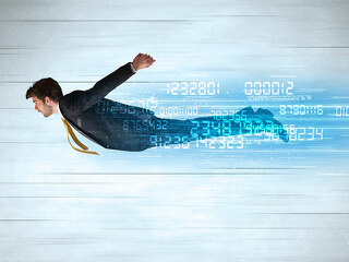 Digitaler-Makler-94745729-FO-ra2-studio