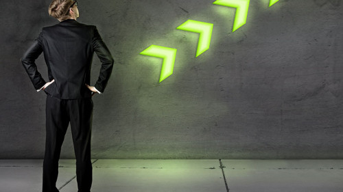 Mann-Grune-Pfeile-51998774-FO-lassedesignen