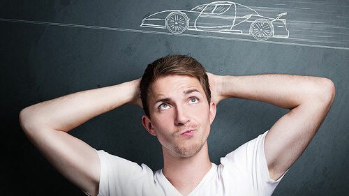 Junge-denkt-an-Auto-73098158-FO-lassedesignen