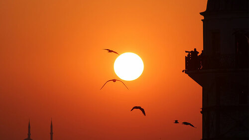 Leuchtturm-Istanbul-894725-PB-ercan-aygun-560