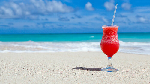 strand-cocktail-meer-84533-PB-PublicDomainPictures