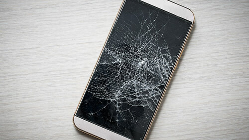 Smartphone-beschaedigt-98977833-FO-Artur-Marciniec