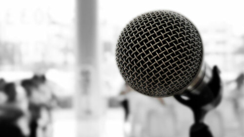 Mikrofon-81673765-FO-pongmoji