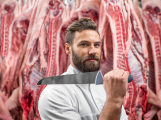 metzger-mit-messer-106031758-FO-rh2010