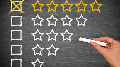 sterne-rating-tafel-kreide-63540678-FO-DOC-RABE-Media