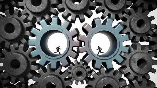 zahnrad-silber-zwei-maenner-96002330-FO-freshidea