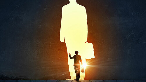 Anzugtraeger-Wachstum-99222848-FO-Sergey-Nivens