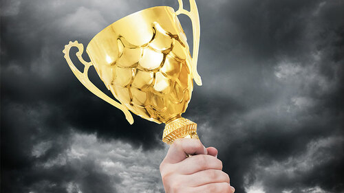 goldener-pokal-sieger-67382104-FO-ZaZa-studio