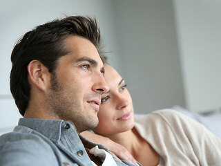 Paerchen-nachdenklich-57845649-FO-goodluz