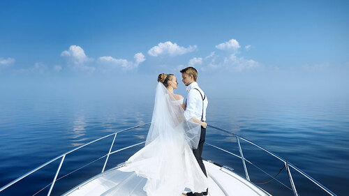 Brautpaar-auf-Schiffsbug-60312069-FO-MNStudio