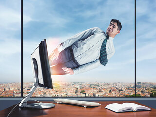 mann-wird-in-computer-gezogen-105278356-FO-Nomad-Soul