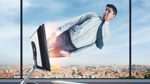 mann-wird-in-computer-gezogen-105278356-FO-Nomad-Soul