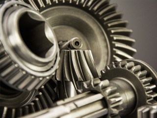 Zahnraeder-greifen-ineinander-72983580-FO-Viktor-Rolya
