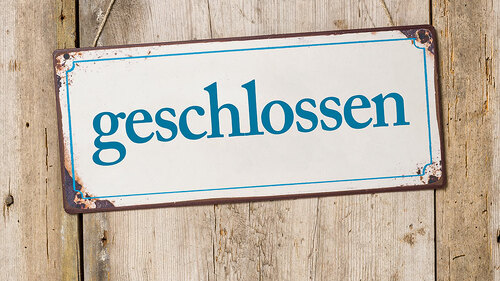 Schild-geschlossen-81450842-FO-Zerbor