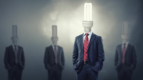 Anzugtrager-Gluehbirnen-Kopf-93374257-FO-Sergey-Nivens