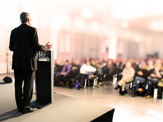 Kongress-103219181-FO-Thaut-Images