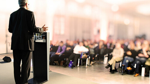 Kongress-103219181-FO-Thaut-Images