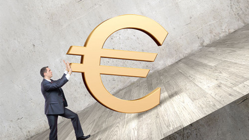 Anzugtraeger-rollt-Euro-Symbol-aufwaerts-73555331-FO-Sergey-Nivens