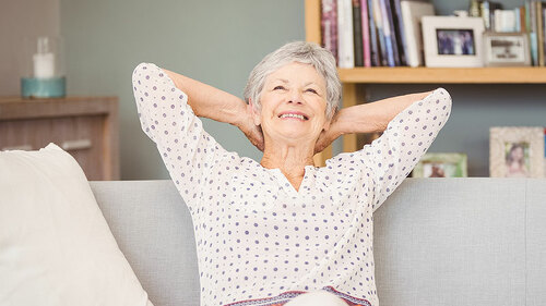 Glueckliche-Seniorin-108020796-FO-WavebreakmediaMicro