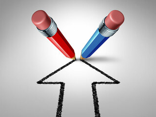 Zwei-Stifte-zeichnen-Pfeil-48537014-FO-freshidea