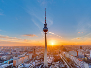 Berlin-Sonnenuntergang-Fernsehturm-101101805-FO-elxeneize