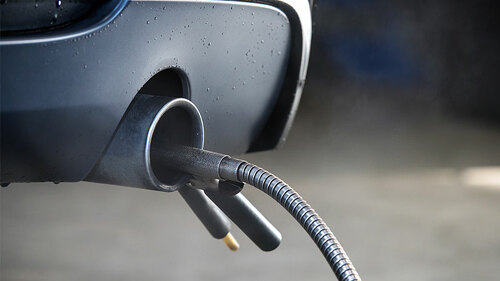 Abgasuntersuchung-94879731-FO-corepics