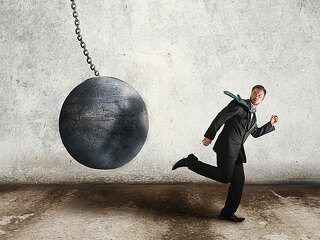 Anzugtrager-fluechtet-vor-Abrissbirne-62023570-FO-vasakna