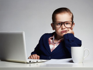 Gelangweilter-Bub-93200729-FO-eugenepartyzan