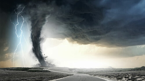 Sturm-Blitz-Straße-91755263-FO-Sergey-Nivens